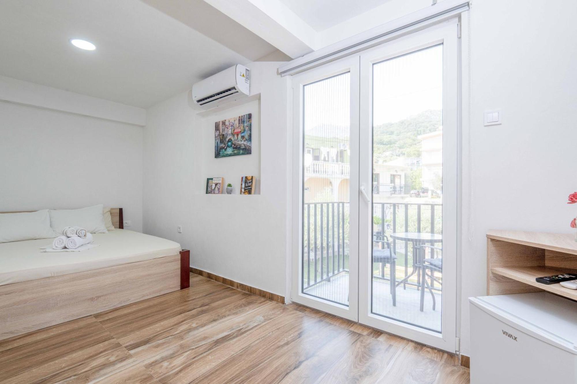 Sumice Inn Petrovac ภายนอก รูปภาพ